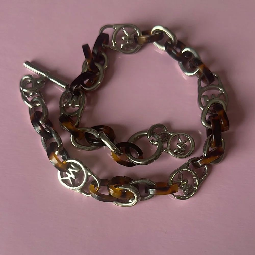 Michael Kors Silver and Brown Necklace Classic Chain Design